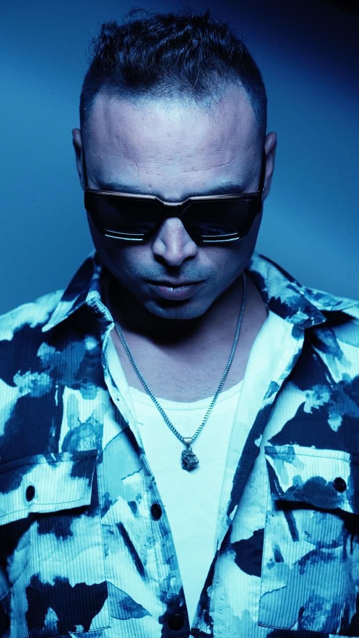 DJ Ashnotic — stage lighting portrait
